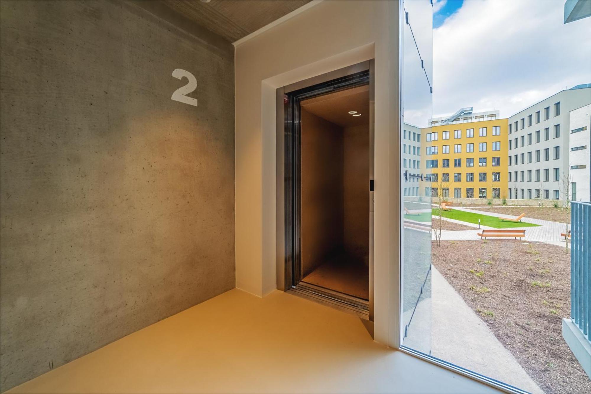 Industrialux In Premium Smichov City By Rentez Appartement Praag