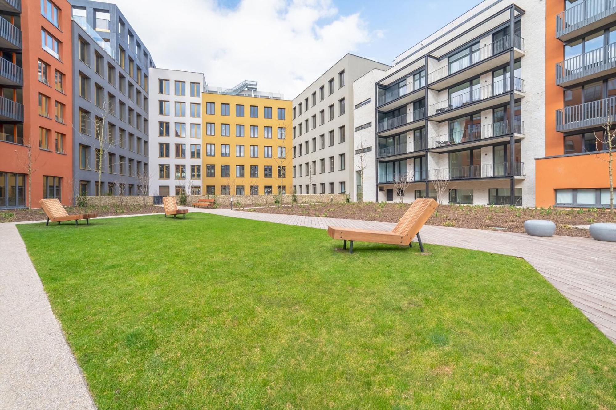 Appartement Industrialux In Premium Smichov City By Rentez Praag