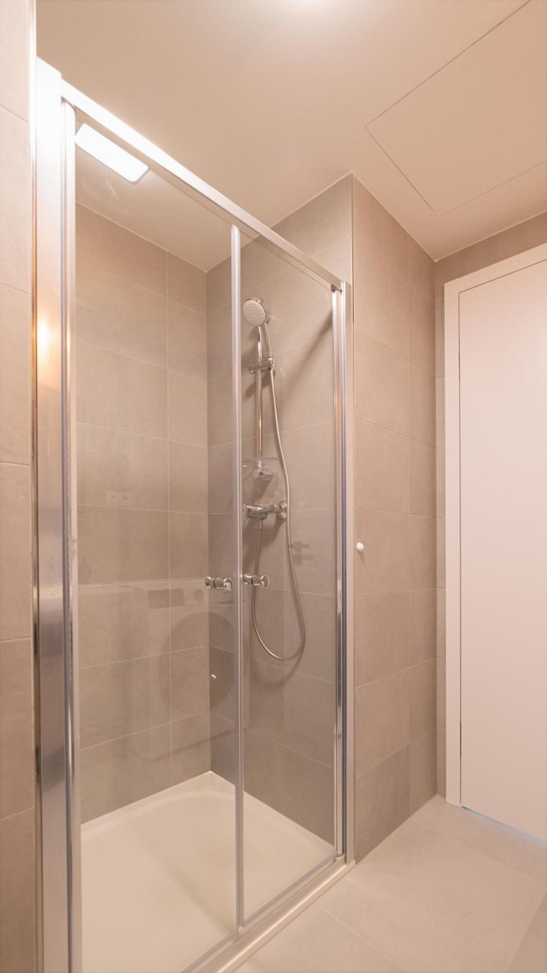 Industrialux In Premium Smichov City By Rentez Appartement *