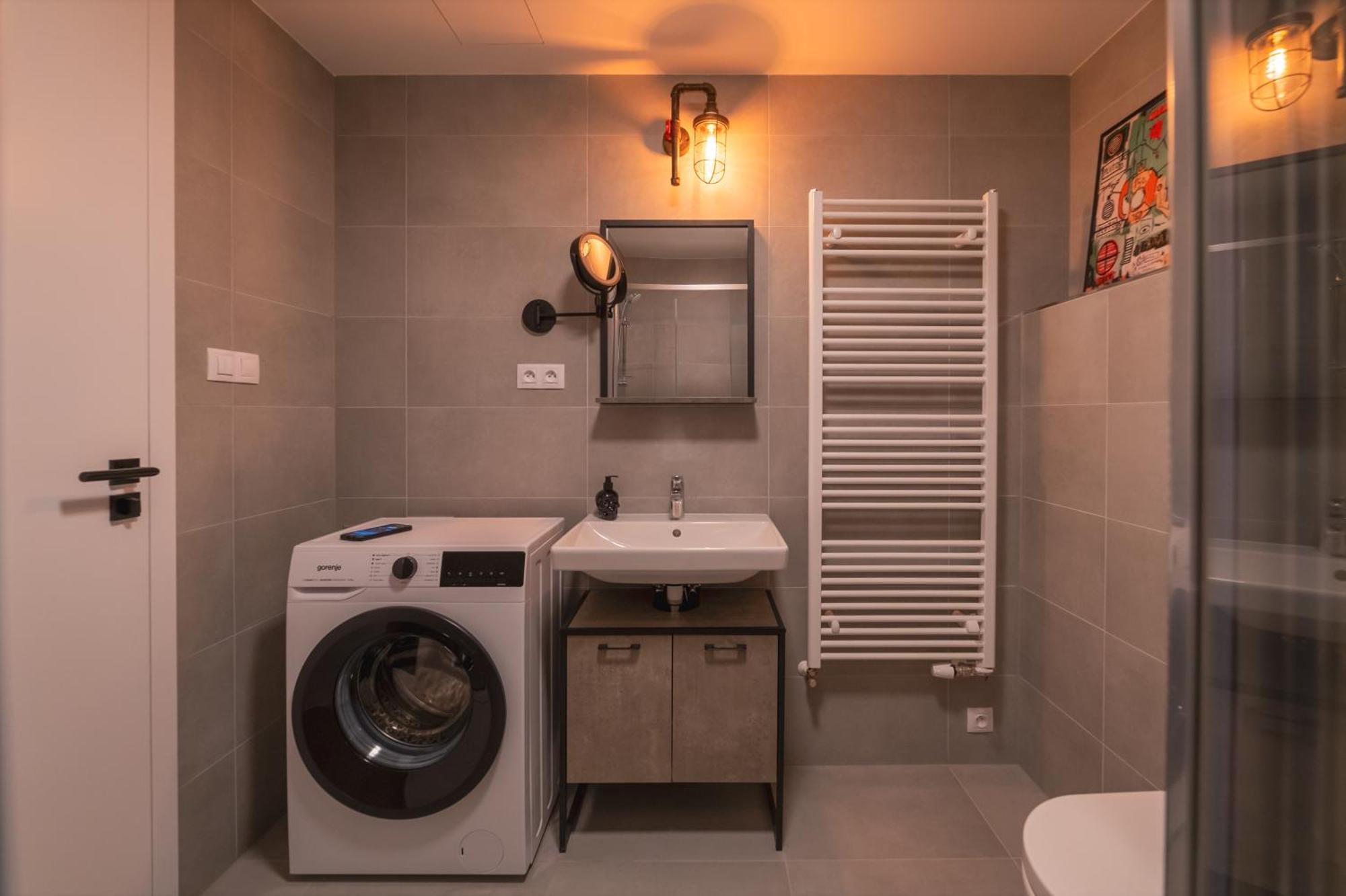 Industrialux In Premium Smichov City By Rentez Appartement Praag